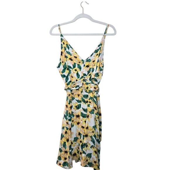 Cupcakes and Cashmere Floral Tie Waist Mini Dress Size Medium Summer Sundress - Picture 5 of 8